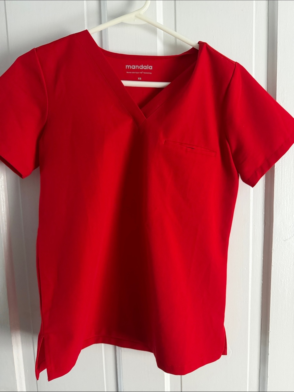 Mandala Short-Sleeve V-Neck Scrub Top in Red